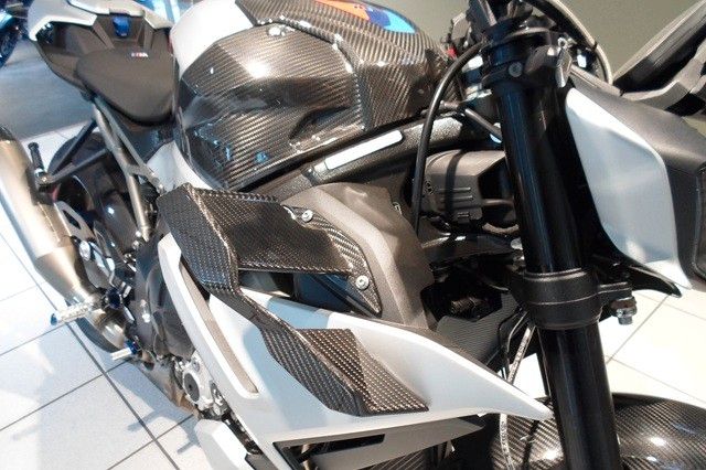 Fahrzeugabbildung BMW M1000R mit Competition Paket sofort verfügbar