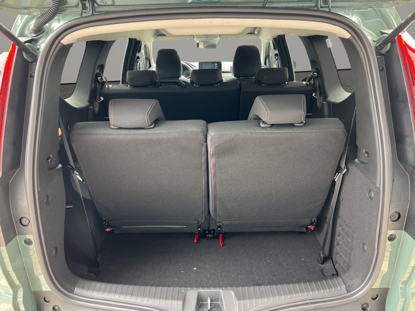 Fahrzeugabbildung Dacia Jogger Extreme 1.6 HYBRID 140 EU6e Digitales Coc