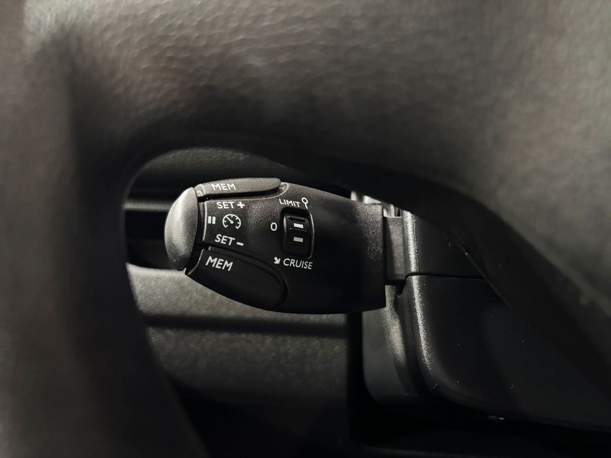 Fahrzeugabbildung Peugeot Expert 2.0 D KASTEN #Klima#PDC#Kamera#Tempomat