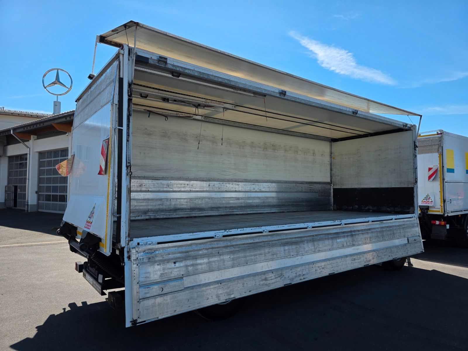 Fahrzeugabbildung Andere Ewers PRASQ18 Schwenkwand SAF LBW Bär 2.500kg