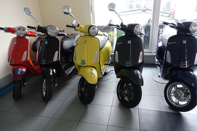 Vespa Primavera 125 E 5 + und 50 ccm E 5 Neues Modell