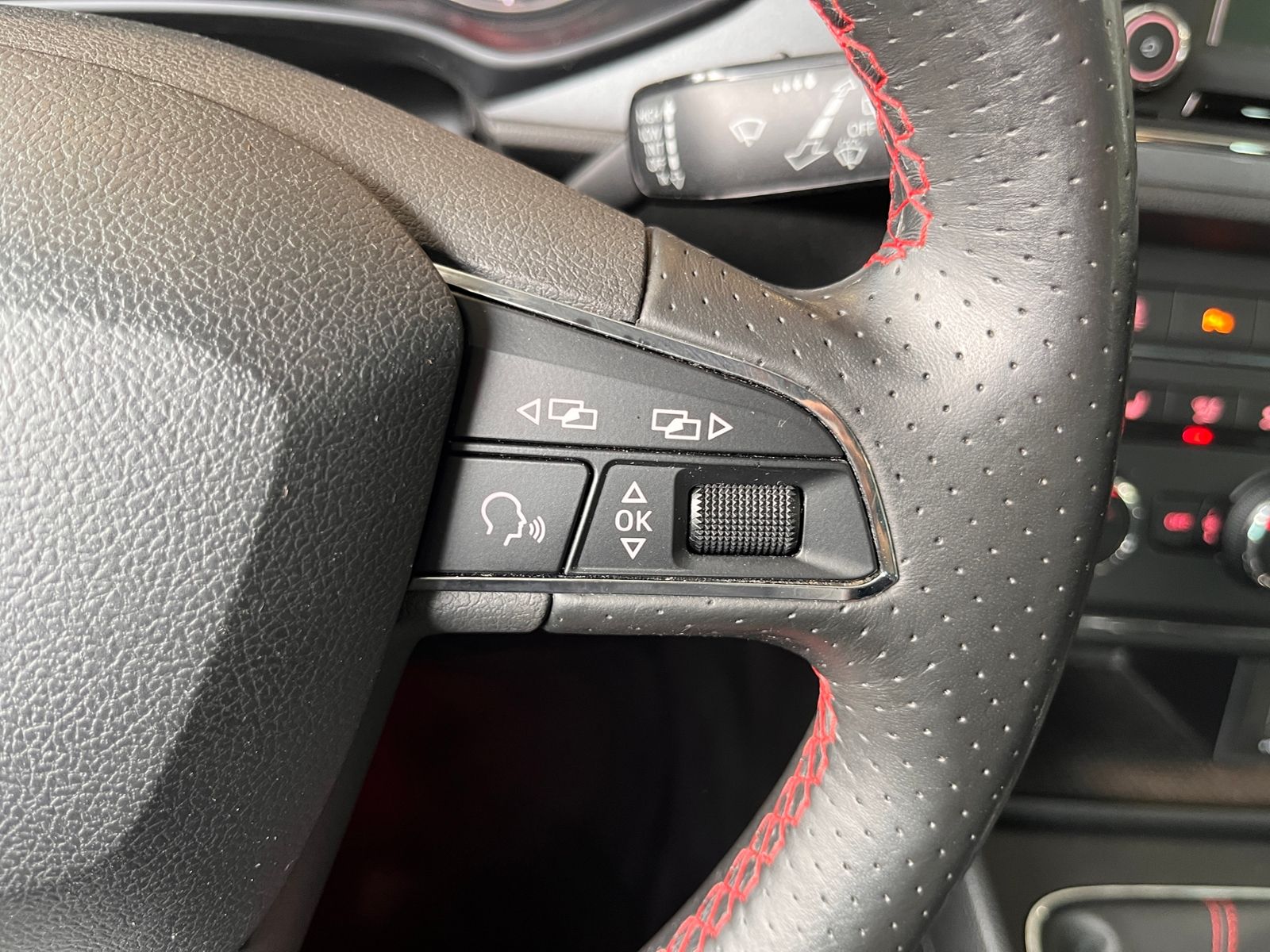 Fahrzeugabbildung SEAT Leon ST FR KLIMA LED NAVI ALU