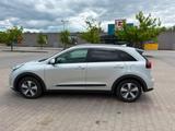 Kia Niro 1.6 GDI Hybrid Vision Vision - silberne Kia Niro
