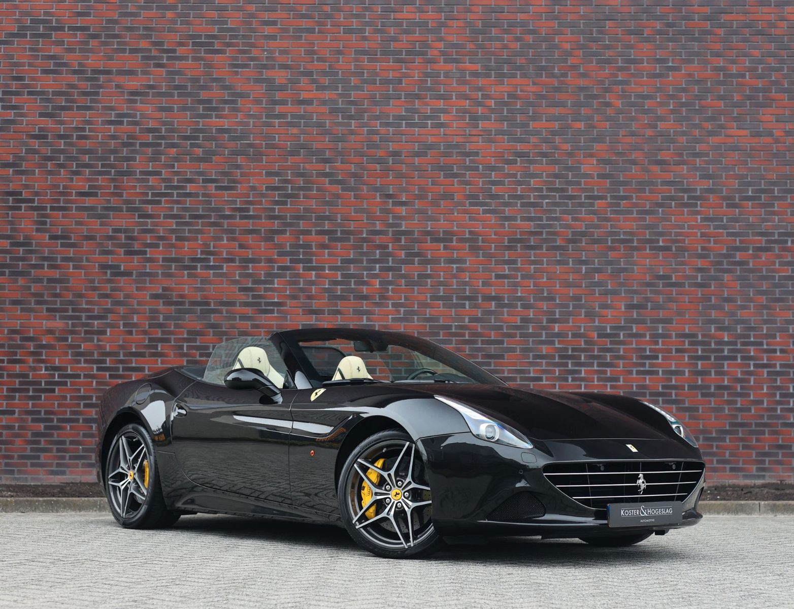 FERRARI California