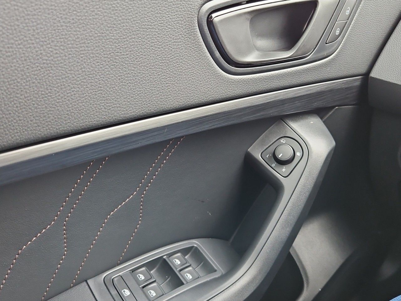 Fahrzeugabbildung CUPRA Ateca Basis 4Drive,AHK,Navi,el.Heckklappe,Totwin