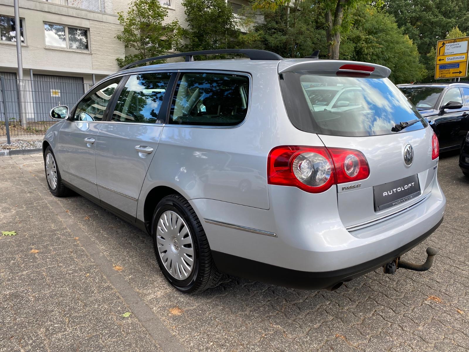 Volkswagen Passat 2010 — interior