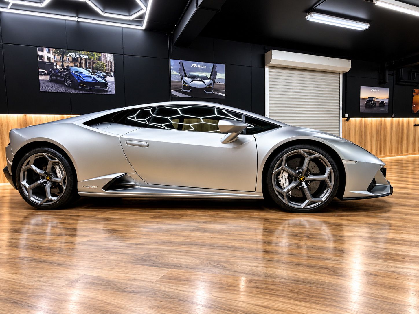 Fahrzeugabbildung Lamborghini Huracan Huracán EVO V10/LIFT/SENSONUM/KAMERA/ACC