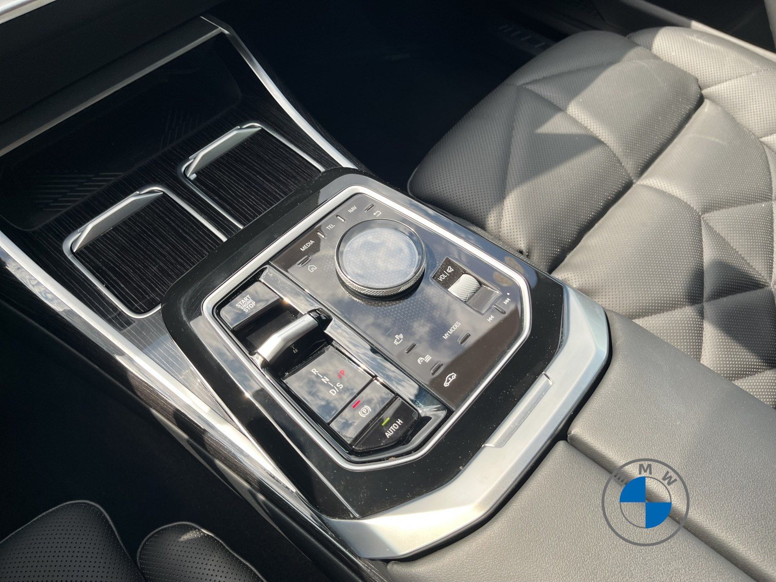 BMW 740d xDrive M Sport 21" Pano Sky Fond TV Standhz foto 14