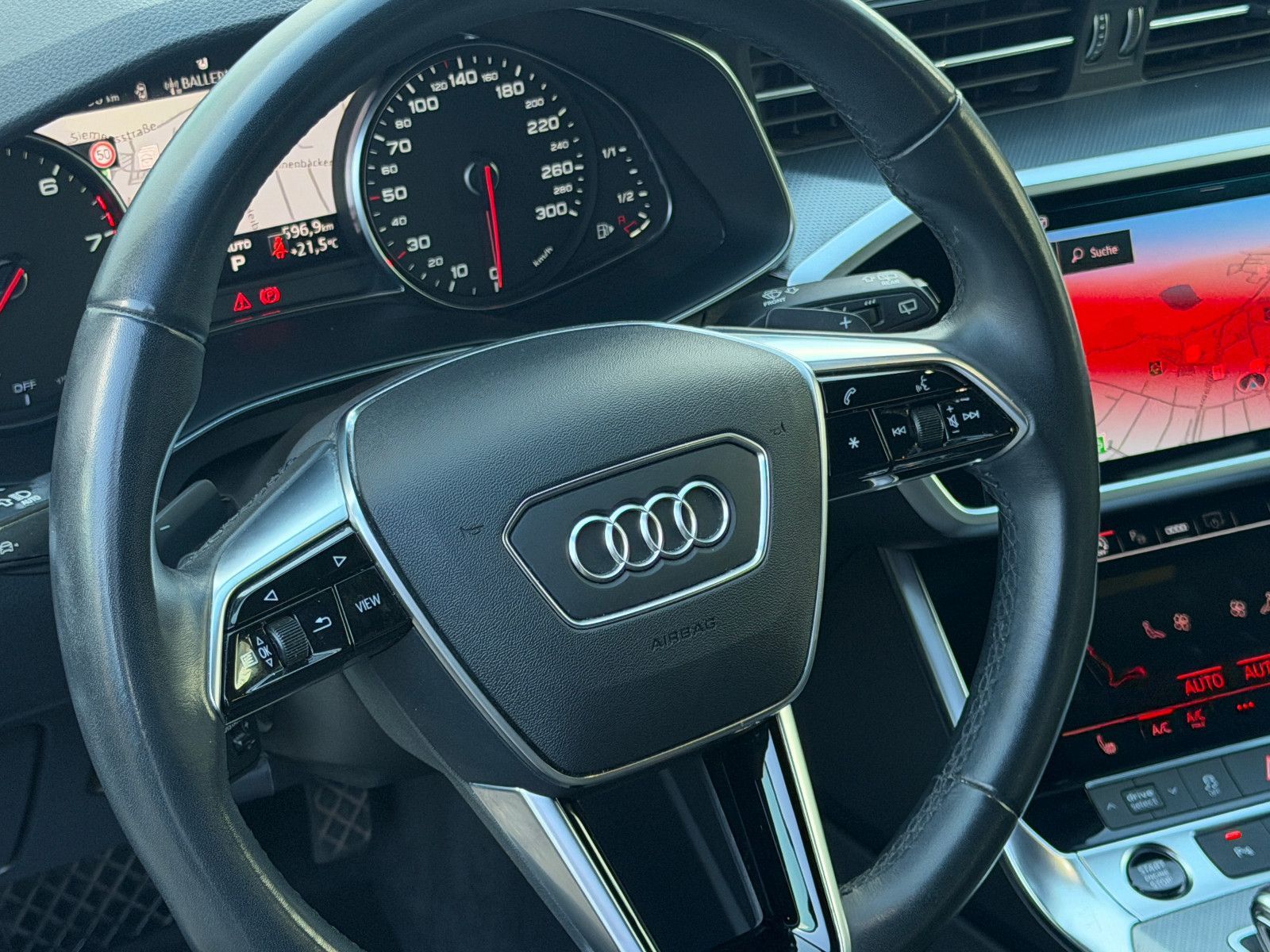 Fahrzeugabbildung Audi A6 Avant 55 TFSI quattro/SPORT/S-LINE/