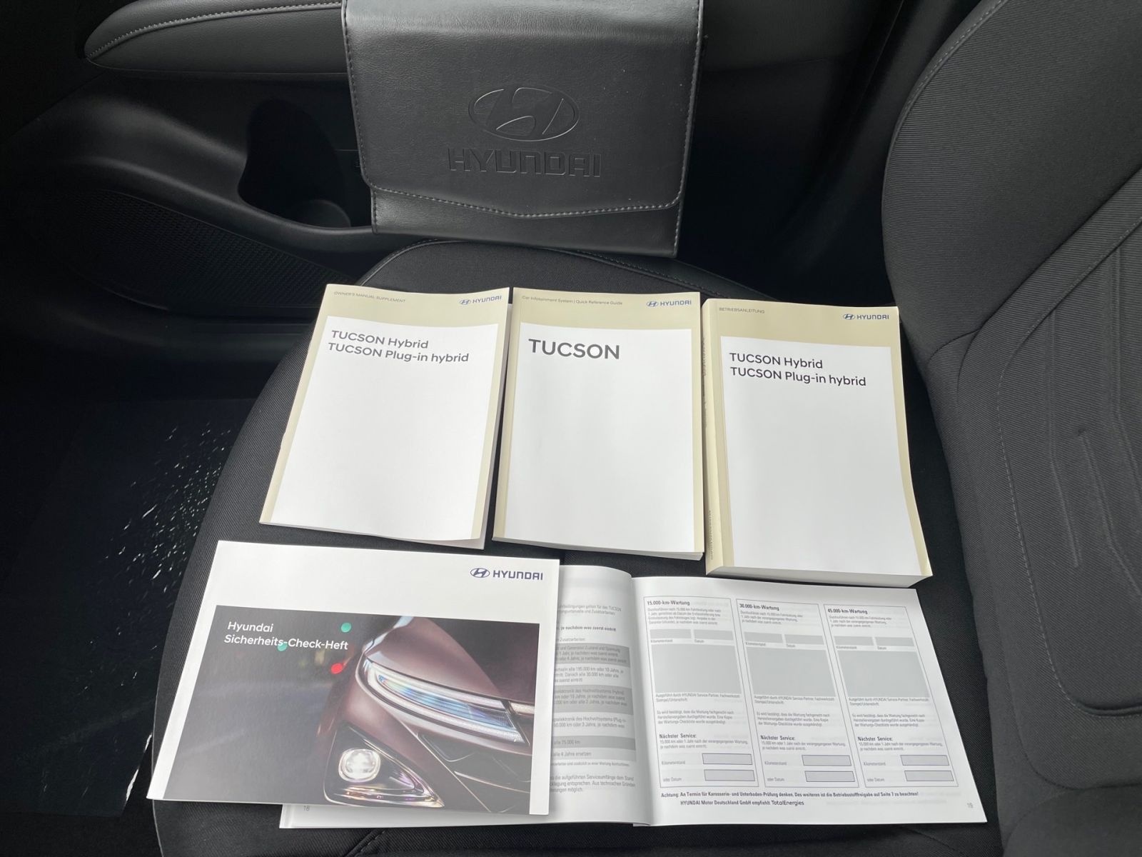 Fahrzeugabbildung Hyundai TUCSON 1.6 T-GDI Trend Hybrid 4WD LED Paket