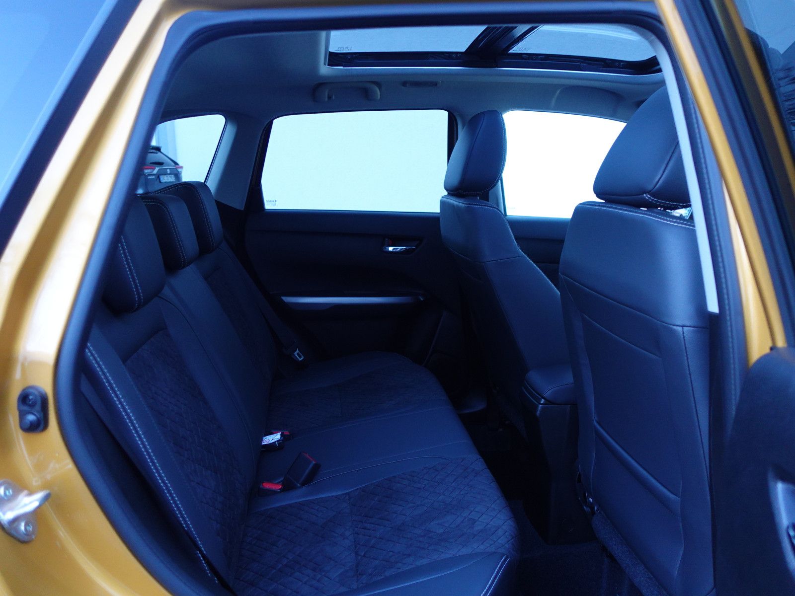 Fahrzeugabbildung Suzuki Vitara 1.5 AT AllGrip Comfort+  NAVI,Schiebedach