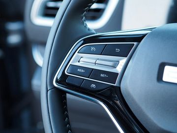 Bild 19 DFSK Fengon 600 Panodach Kamera LED CarPlay