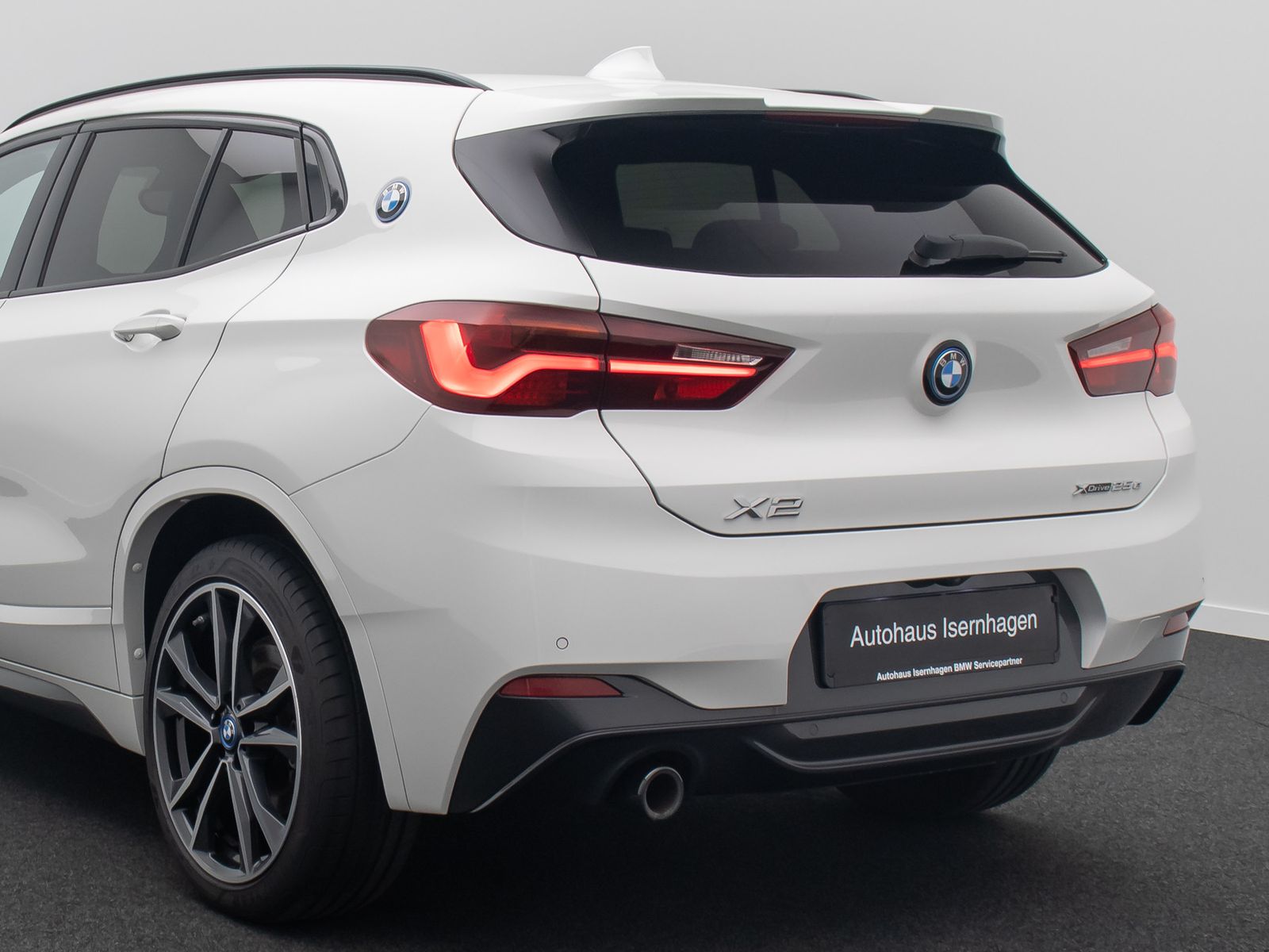Fahrzeugabbildung BMW X2 xD25e M Sport Kamera HUD DAB HiFi Komfort 19"