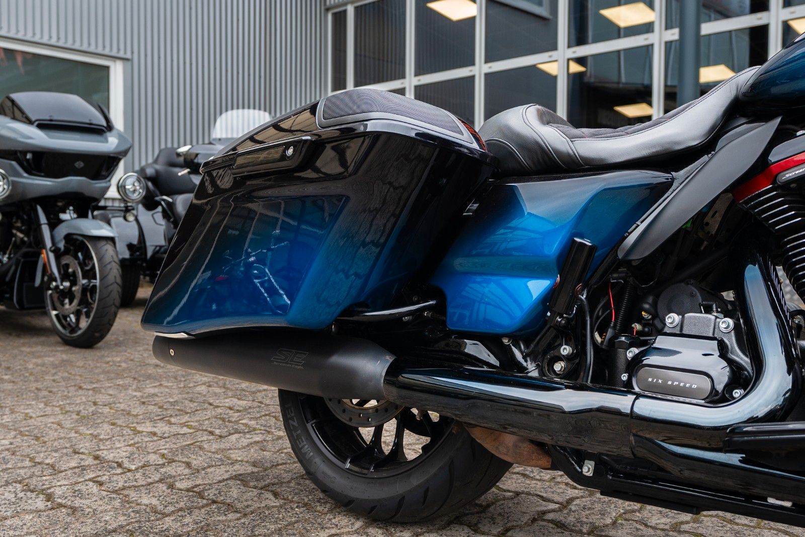 Fahrzeugabbildung Harley-Davidson CVO ROAD GLIDE 117 FLTRXSE 131 CUI SE Öhlins