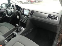 Fahrzeugabbildung Volkswagen Golf Sportsvan 1.0 TSI Comfortline NAV*KAM*PANO