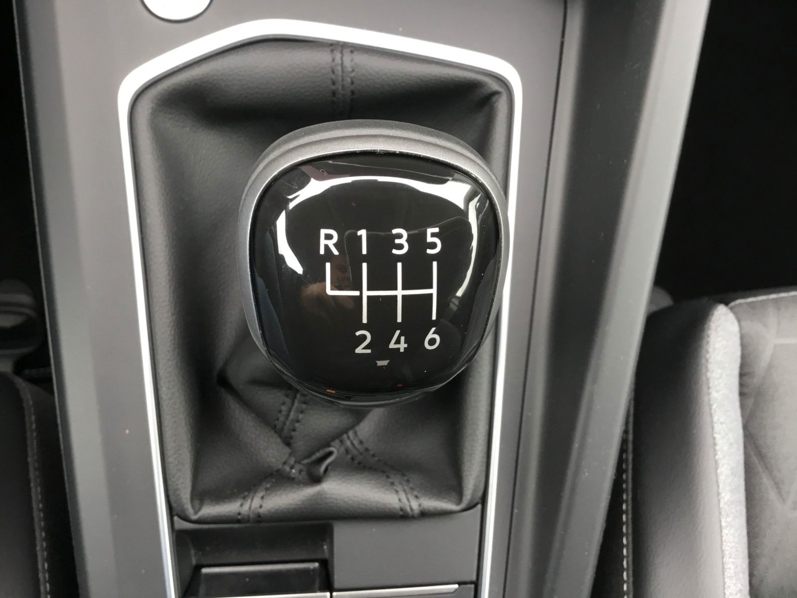 Fahrzeugabbildung Volkswagen Golf Goal 1.5 TSI+LED+Kamera+16"+AppConnect+ACC