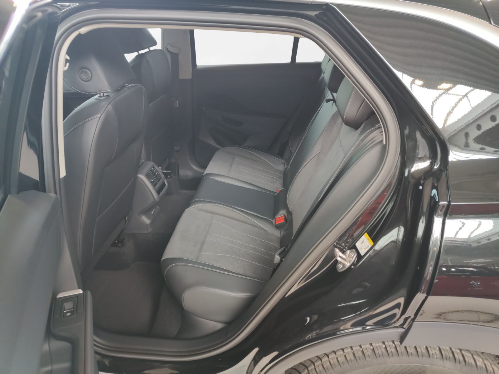 Volkswagen T-Roc - Bild 4