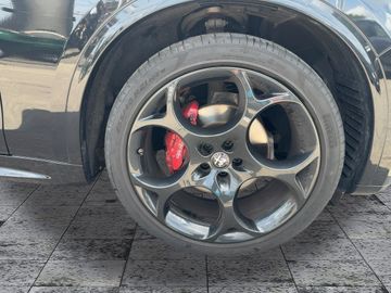 Alfa-Romeo Stelvio - 7