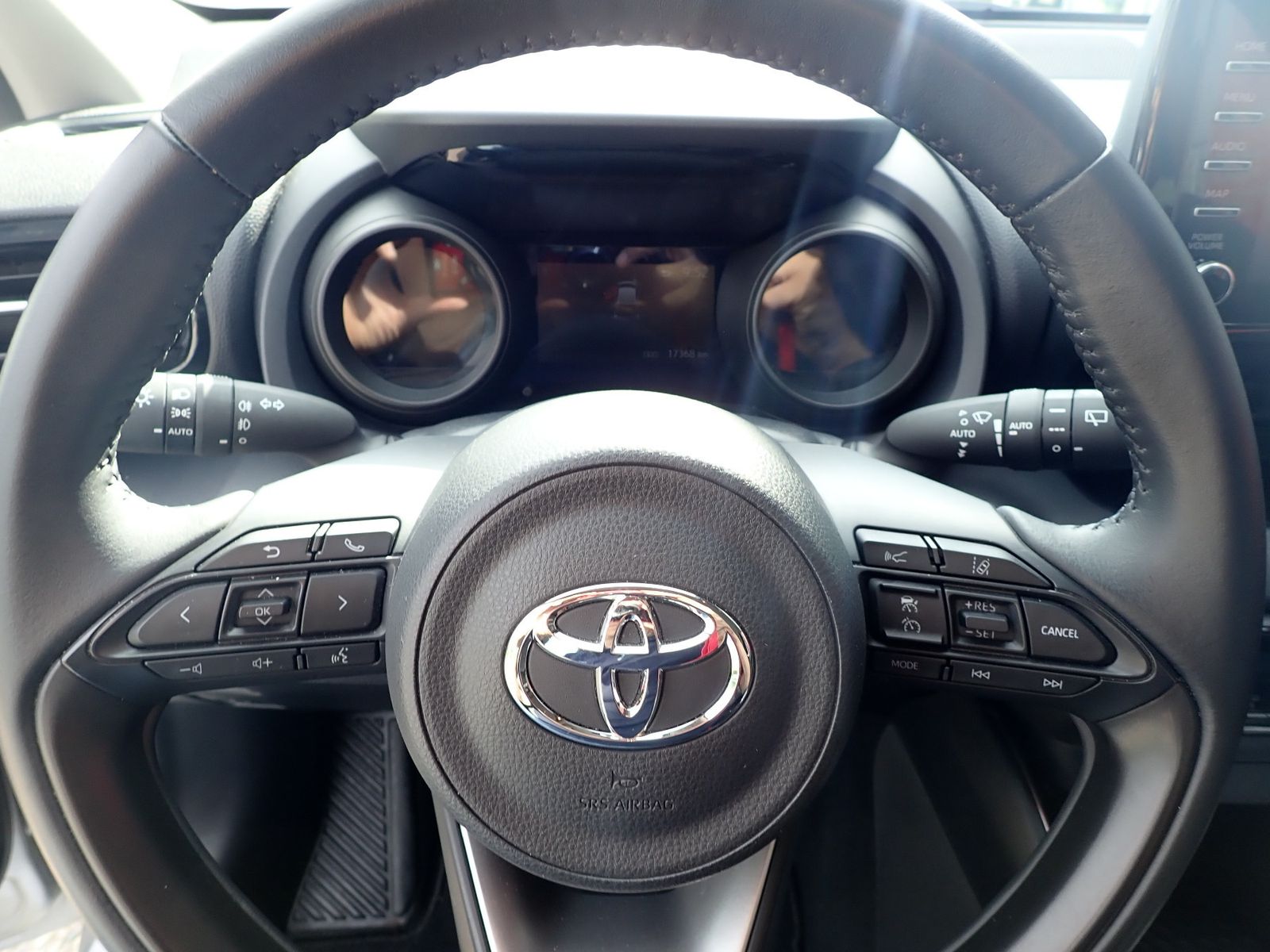 Fahrzeugabbildung Toyota Yaris Hybrid Team Deutschland, Sitzhzg.