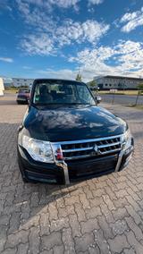 Mitsubishi Pajero 3,2 DI-D 4WD Automatik - - gebrauchte Mitsubishi Pajero aus dem Jahr 2015