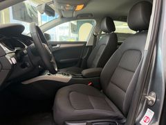 AUDI A4 Ambiente 1.HAND/AUTOMATIK/NAVI/SHZ/XENON/TRAU