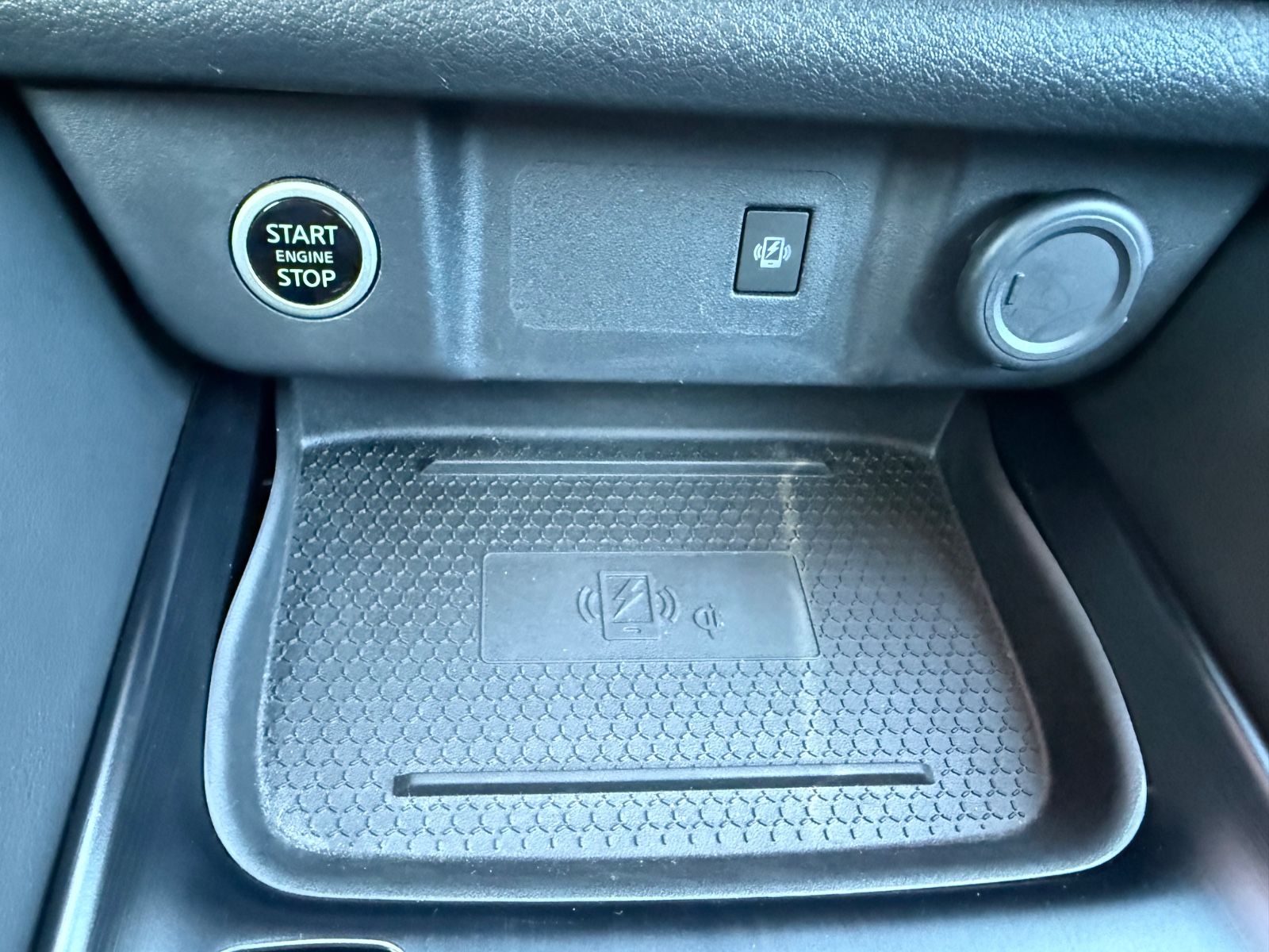 Fahrzeugabbildung Nissan Qashqai N-Connecta 360° Kamera, Navi, Winterpa.