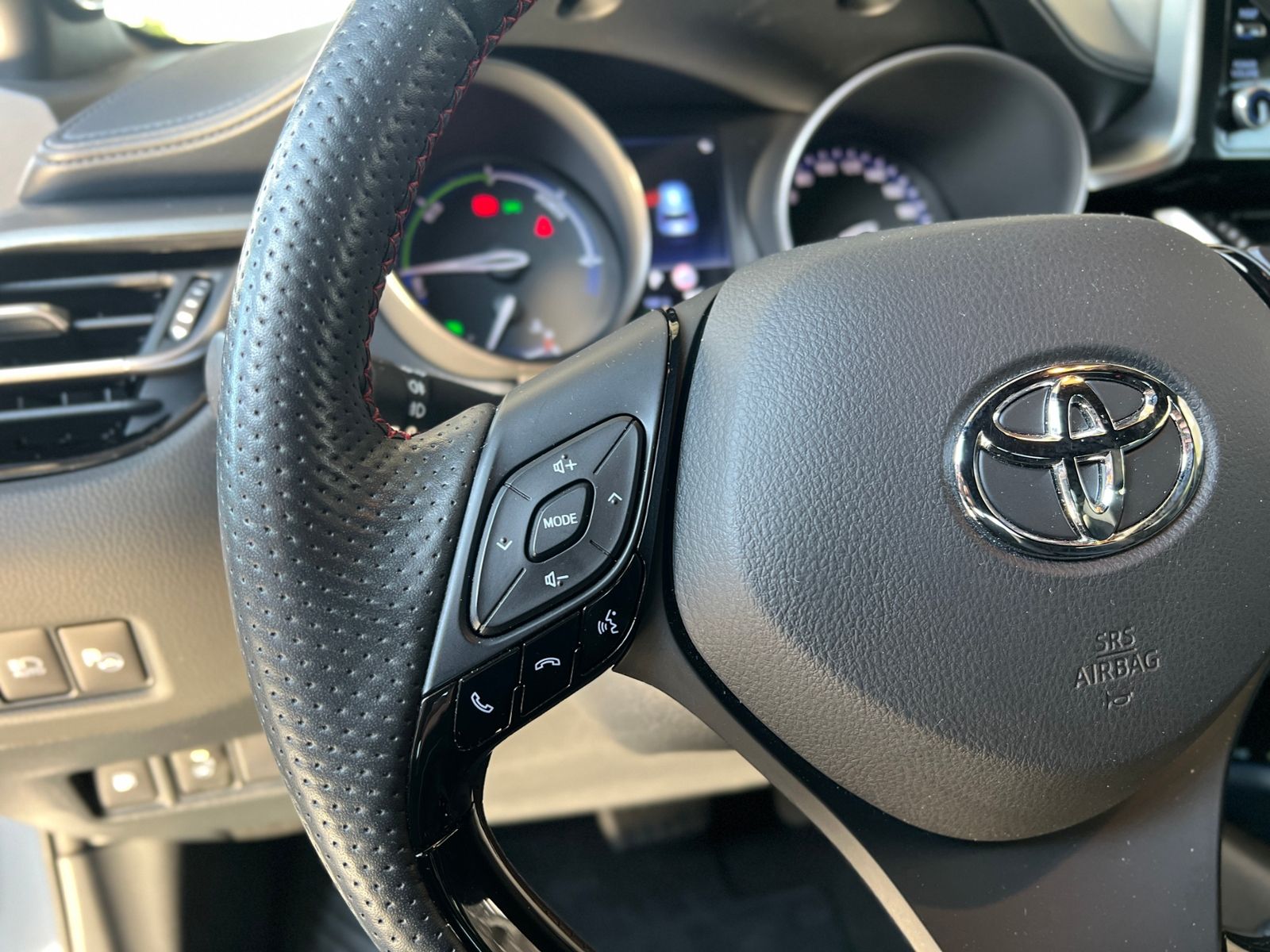 Fahrzeugabbildung Toyota C-HR Hybrid GR Sport AHK LED NAV SHZ ALU