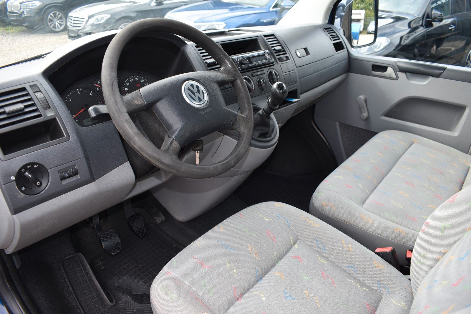 Fahrzeugabbildung Volkswagen T5 Transporter Pritsche Pritsche