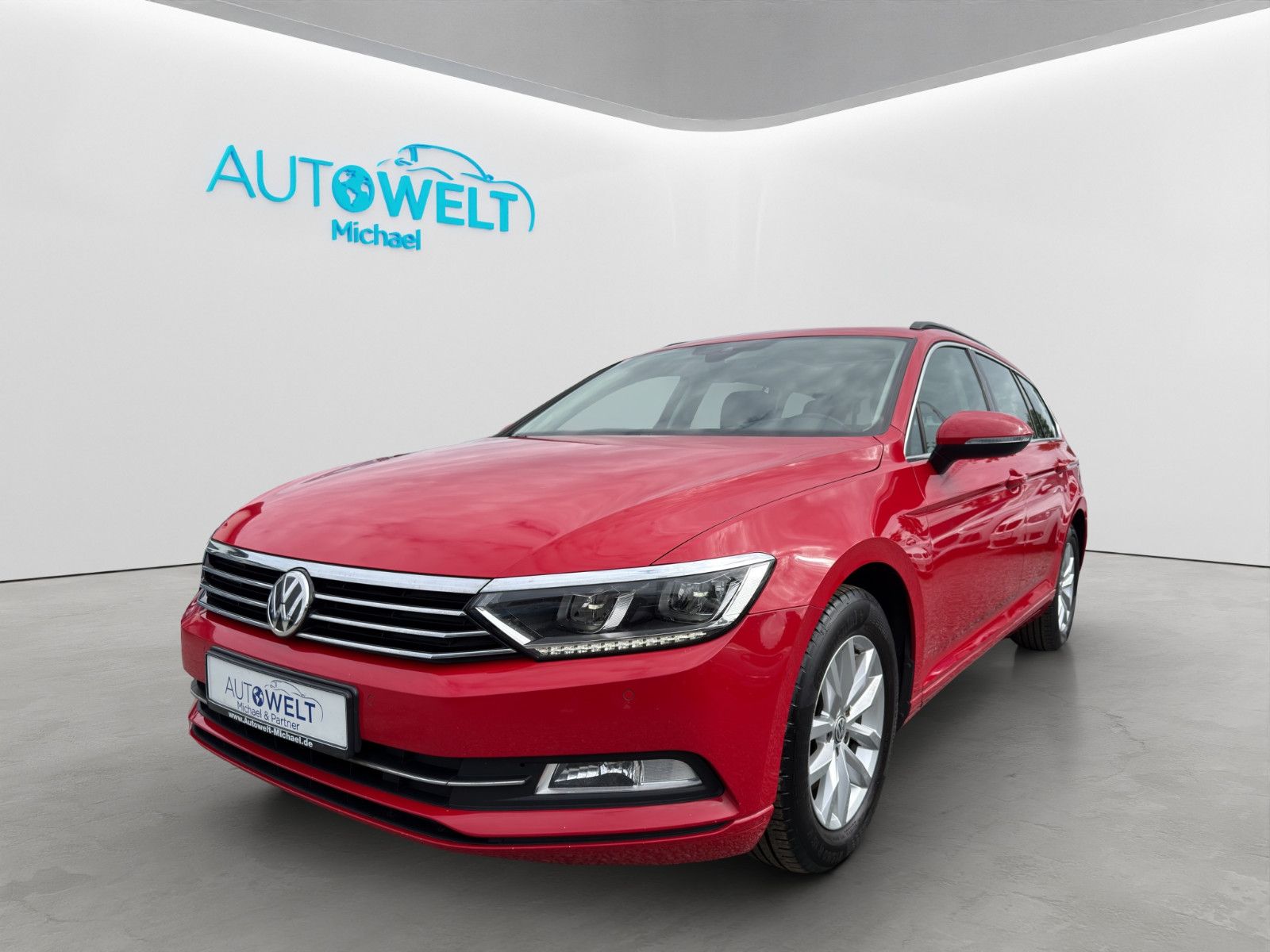 VW Passat Variant 1.6 TDI DSG PANO KAM ACC LED APP