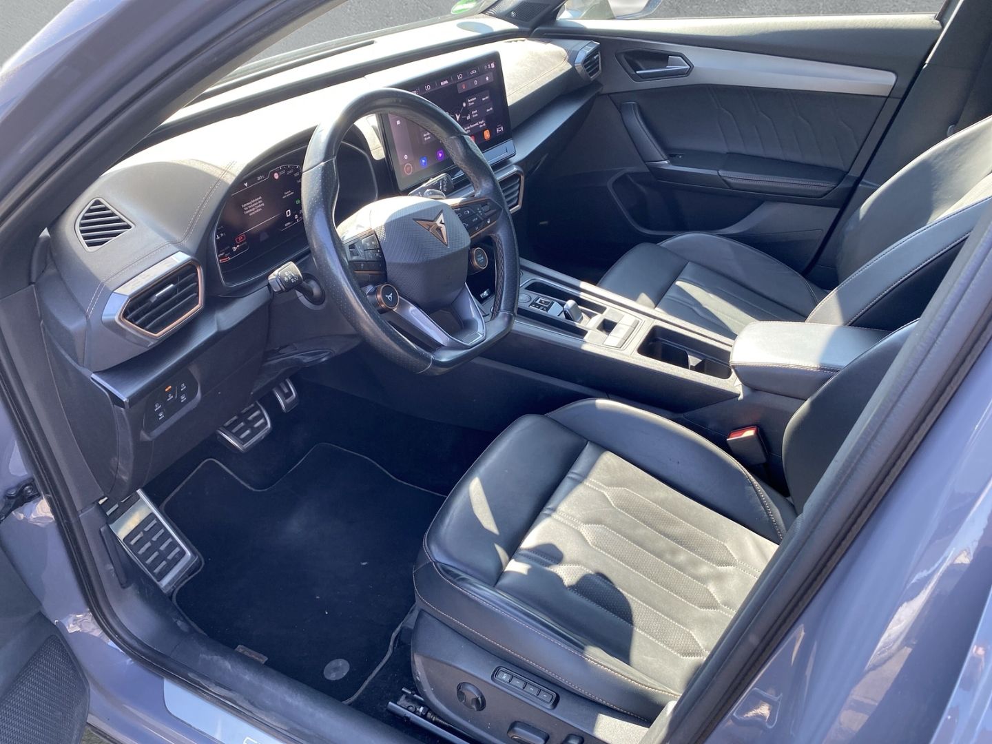 Fahrzeugabbildung CUPRA Formentor VZ 4Drive 2.0 TSI EU6d AD Navi Leder D