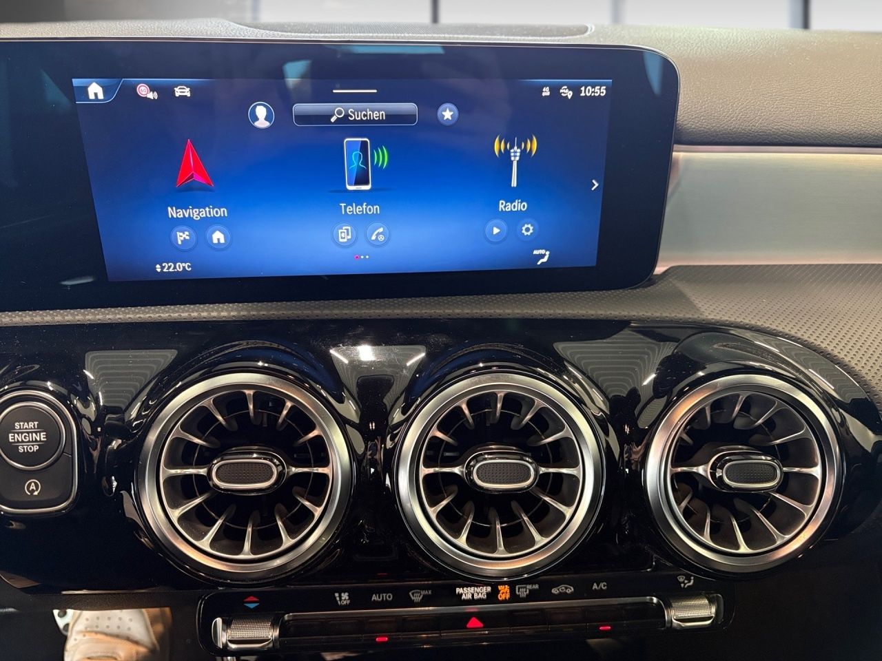 Fahrzeugabbildung Mercedes-Benz A 180 AMG AHK Night Multibeam Ambiente WinterPa