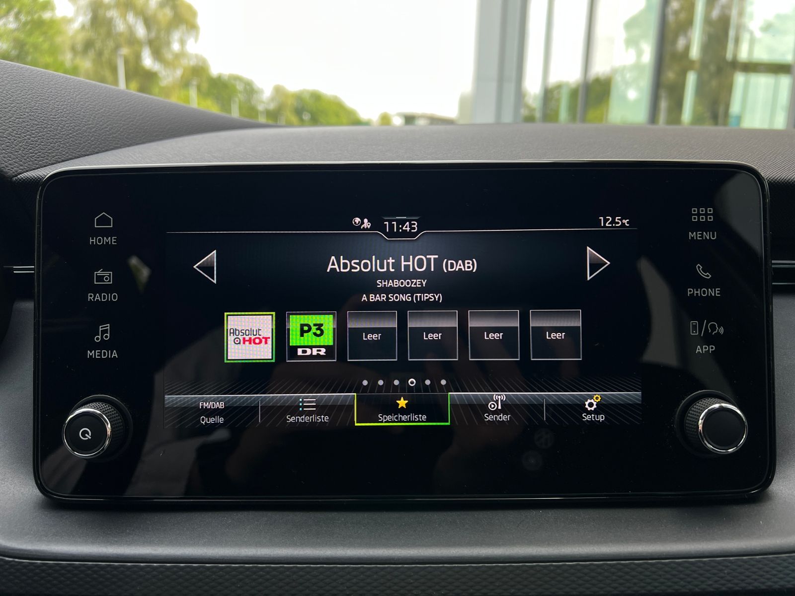 Fahrzeugabbildung SKODA Kamiq Essence 1.0 TSI DSG *Vorb. AHK, LED, Sitzh