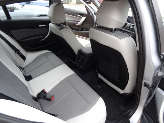 Fahrzeugabbildung BMW 116 i/Automatik/1.Hd/Kamera/Navi/Xenon/AHK/