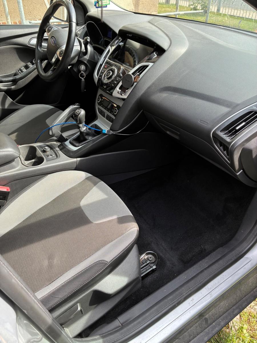 Ford Focus 2012 — engine 1.560 cm³, 116 HP (85kW)