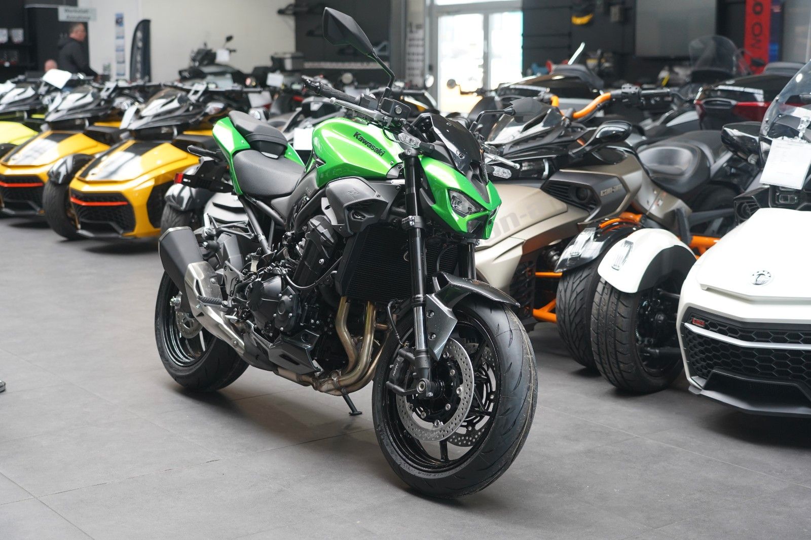 Fahrzeugabbildung Kawasaki Z900 4 Jahre Garantie