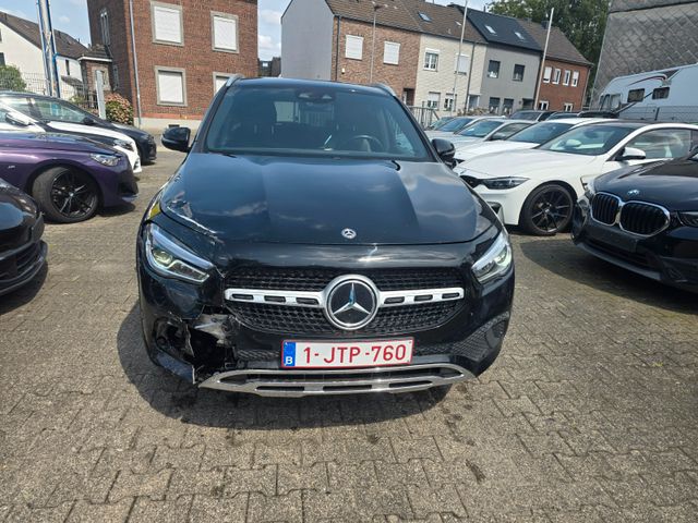 Mercedes-Benz GLA 200 d Automatik Kamera LED PDC