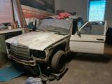 Mercedes-Benz Mercedes w123 240D - Mercedes-Benz 240: W123