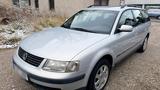 Volkswagen TUV  11-2027 erste Hand - gebrauchte VW Passat aus dem Jahr 2000
