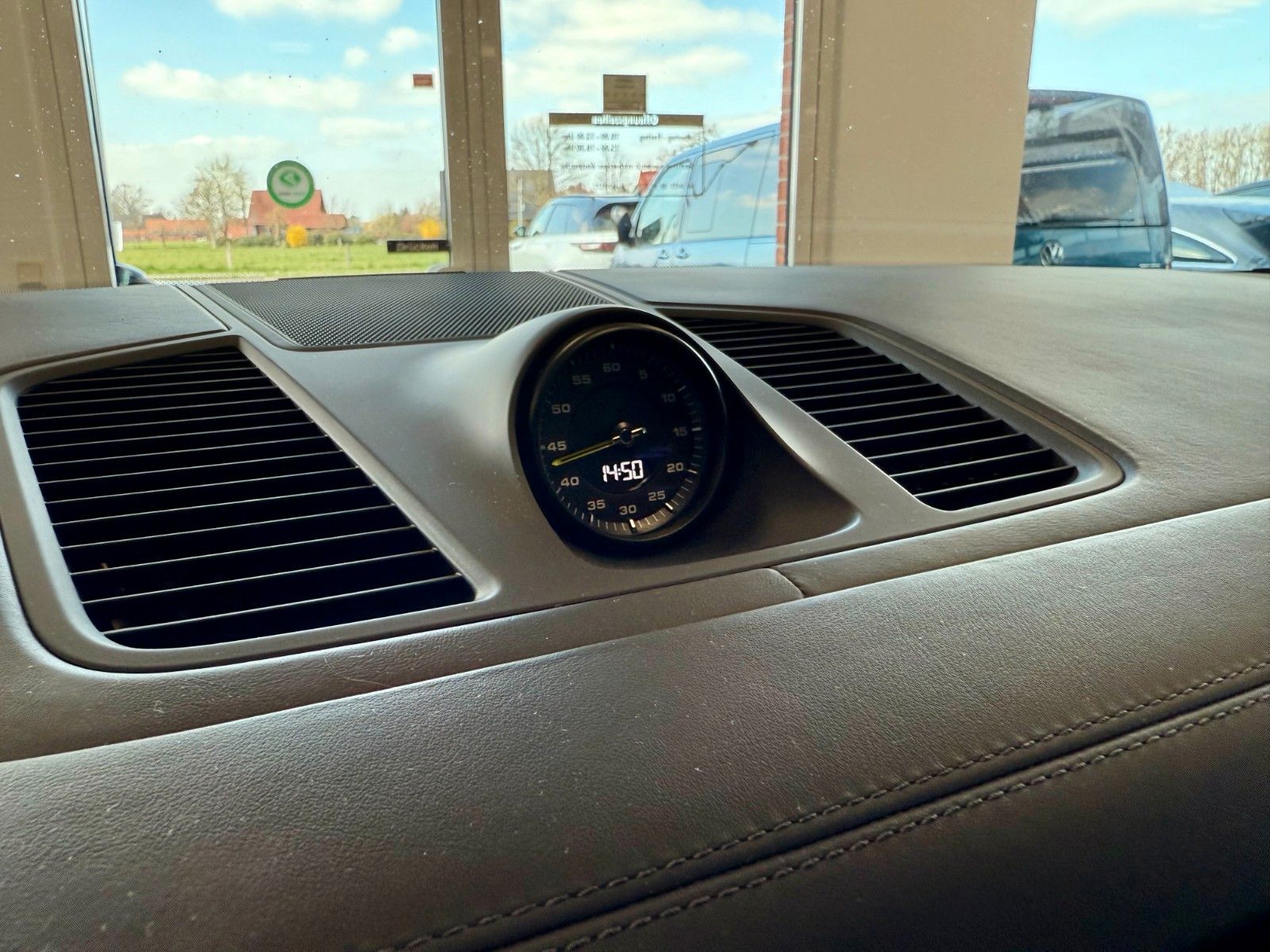 Fahrzeugabbildung Porsche Cayenne E-Hybrid Panorama/Luftfederung/ACC