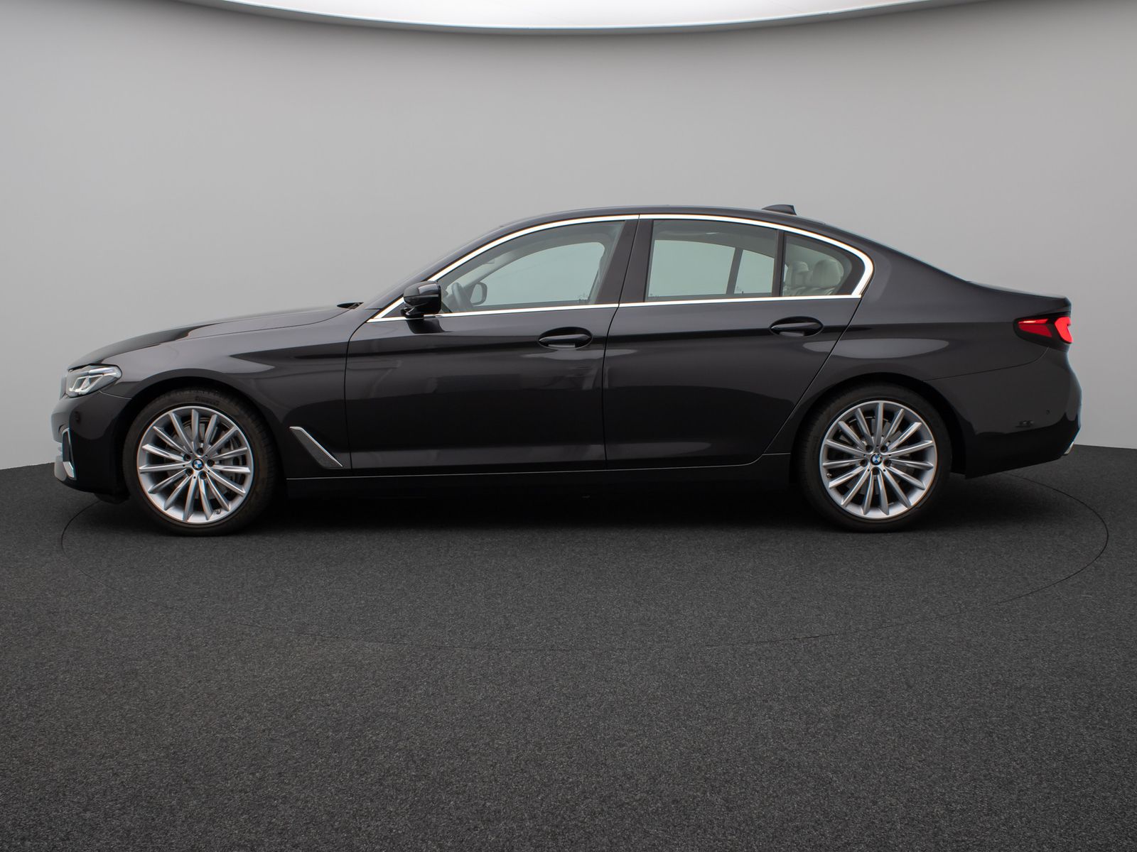 Fahrzeugabbildung BMW 540i Luxury Line Kamera Glasdach Laser HUD H/K