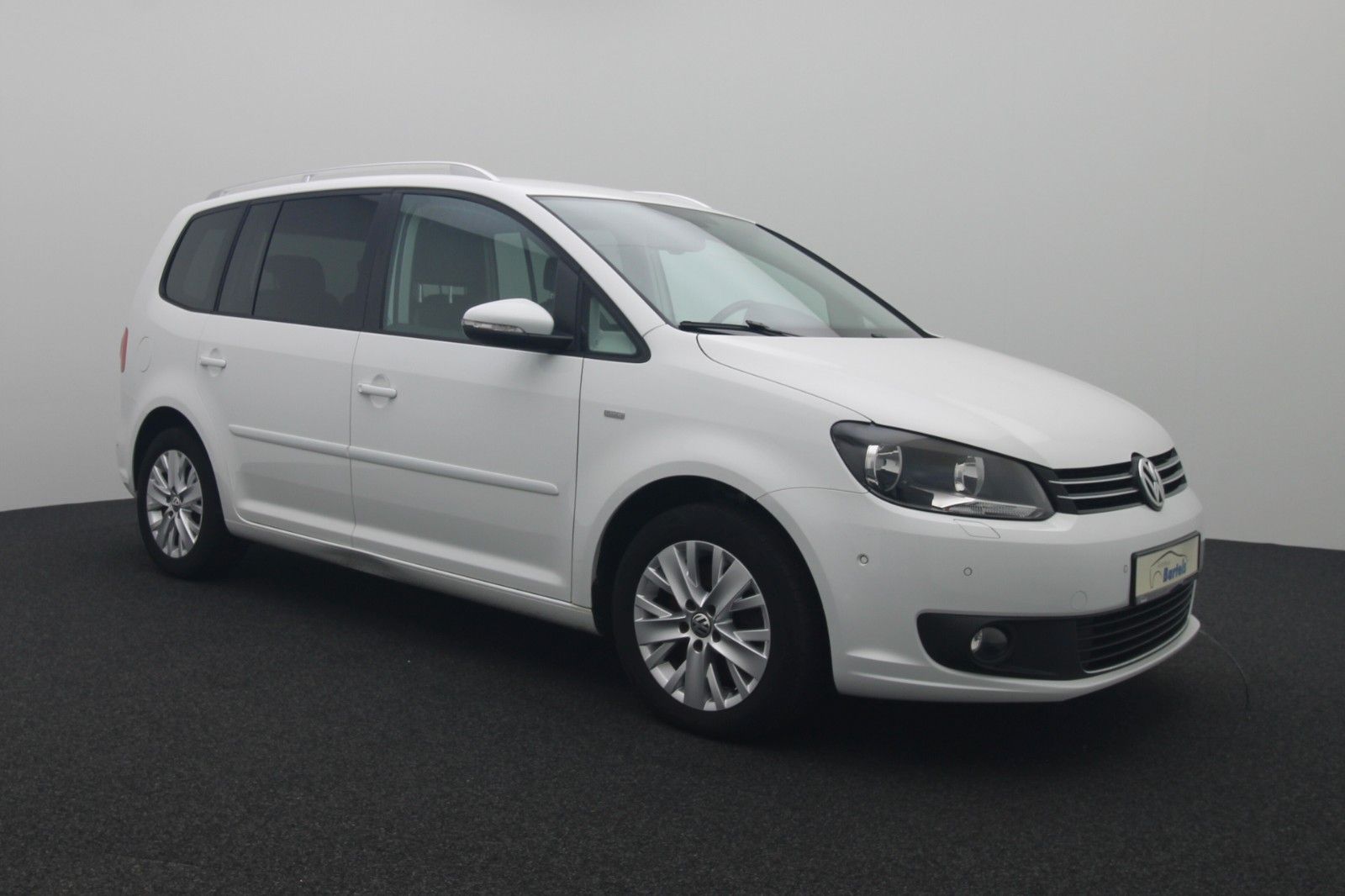 Fahrzeugabbildung Volkswagen Touran Life BMT AHK Navi PDC