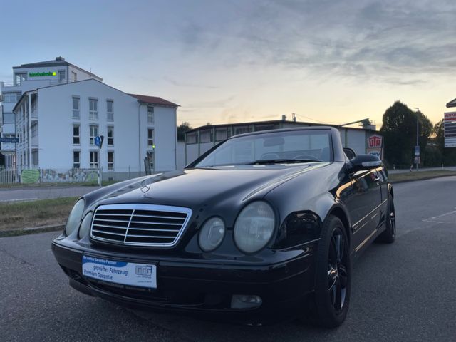 Mercedes-Benz CLK 200 K ELEGANCE final edition/LEDER/NAVI/PDC