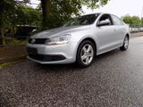Volkswagen Jetta VI Comfortline Navi HU 6,26 - Volkswagen Jetta aus 2011 mit Diesel-Antrieb