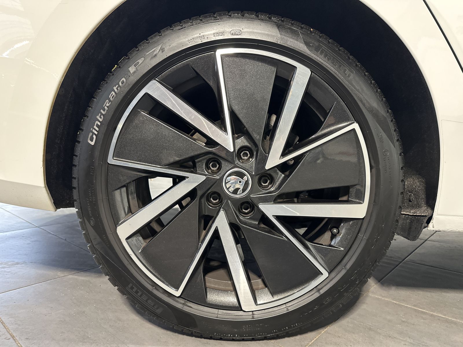 Fahrzeugabbildung SKODA Octavia Combi Sportline NAV+LED+VCOCK+18ZOLL+ACC