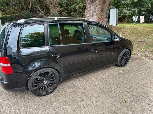 Volkswagen VW Touran Sieben Sitzer