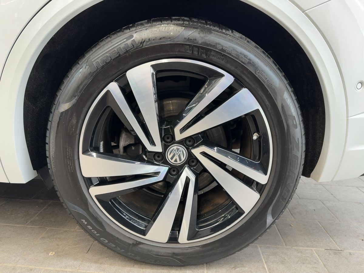 Volkswagen Touareg 3.0 V6 TDI DSG 4M R-Line Pano Luft LED-M foto 8