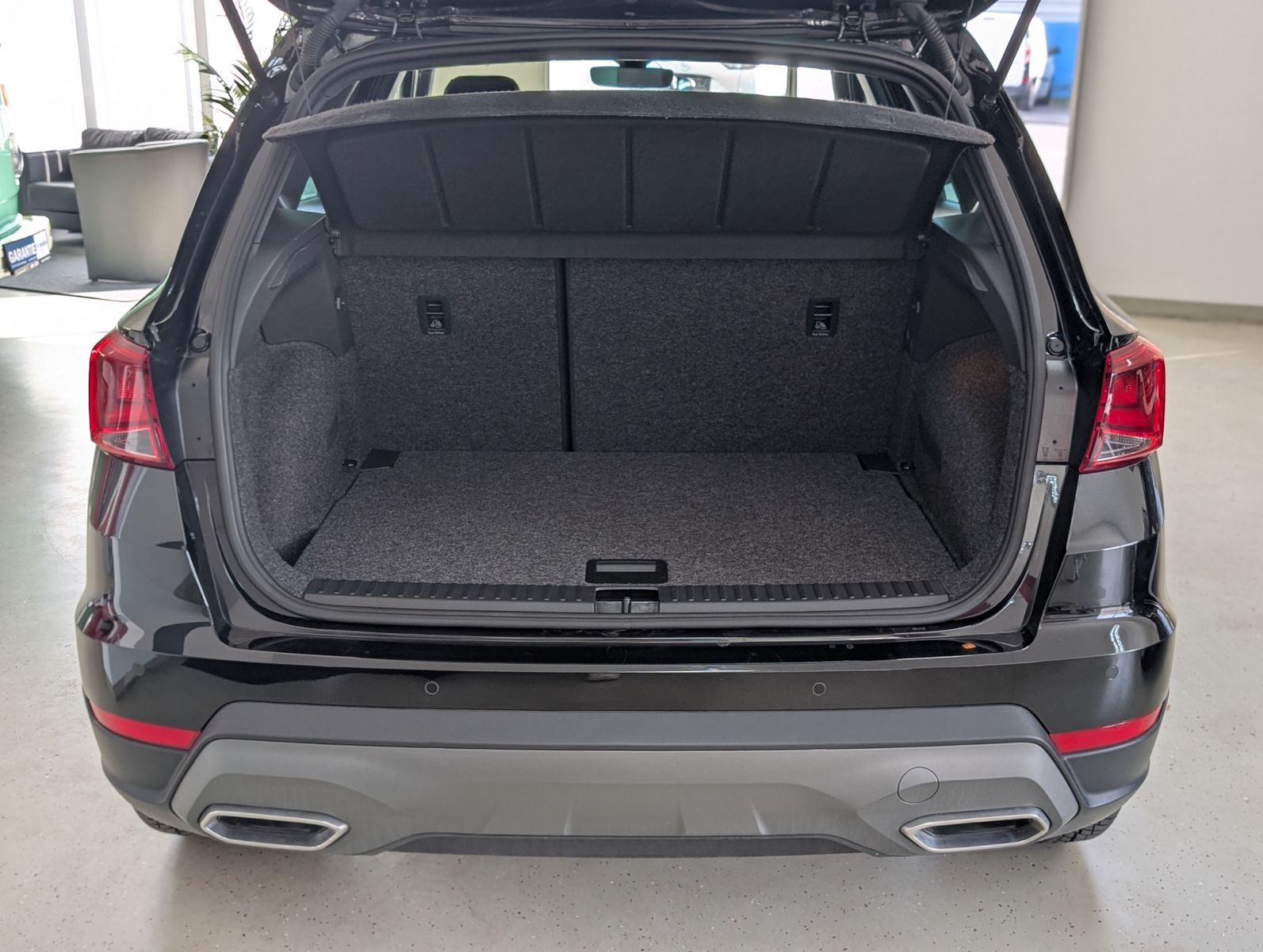 Fahrzeugabbildung SEAT Arona 1.5 TSI FR DSG ACC LED AHK KAM DINAMICA 18