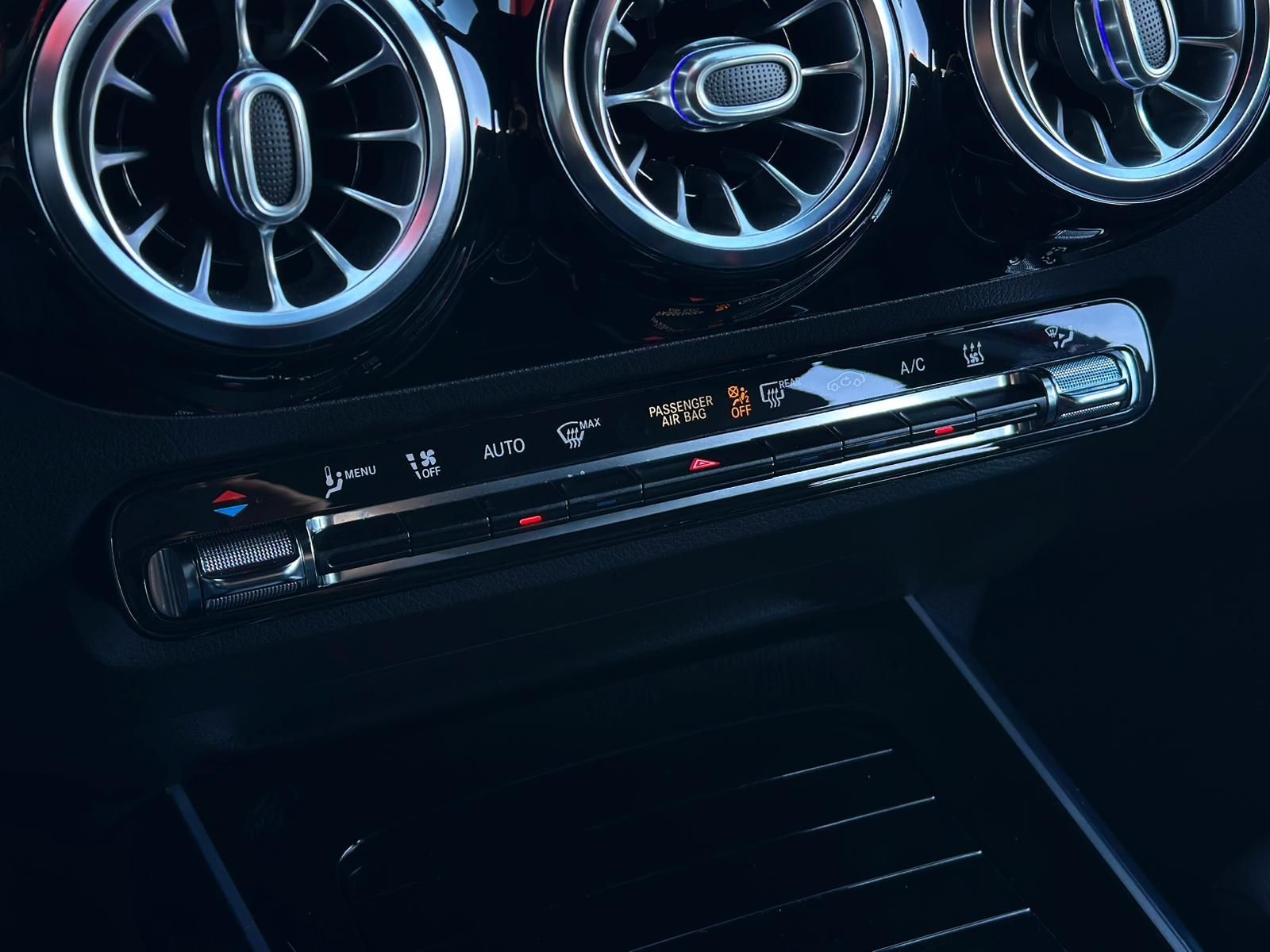 MERCEDES-BENZ GLA 200d NIGHT* MULTIBEAM#SHZ#SH#360CAM#NAV#TEMP - Image 14