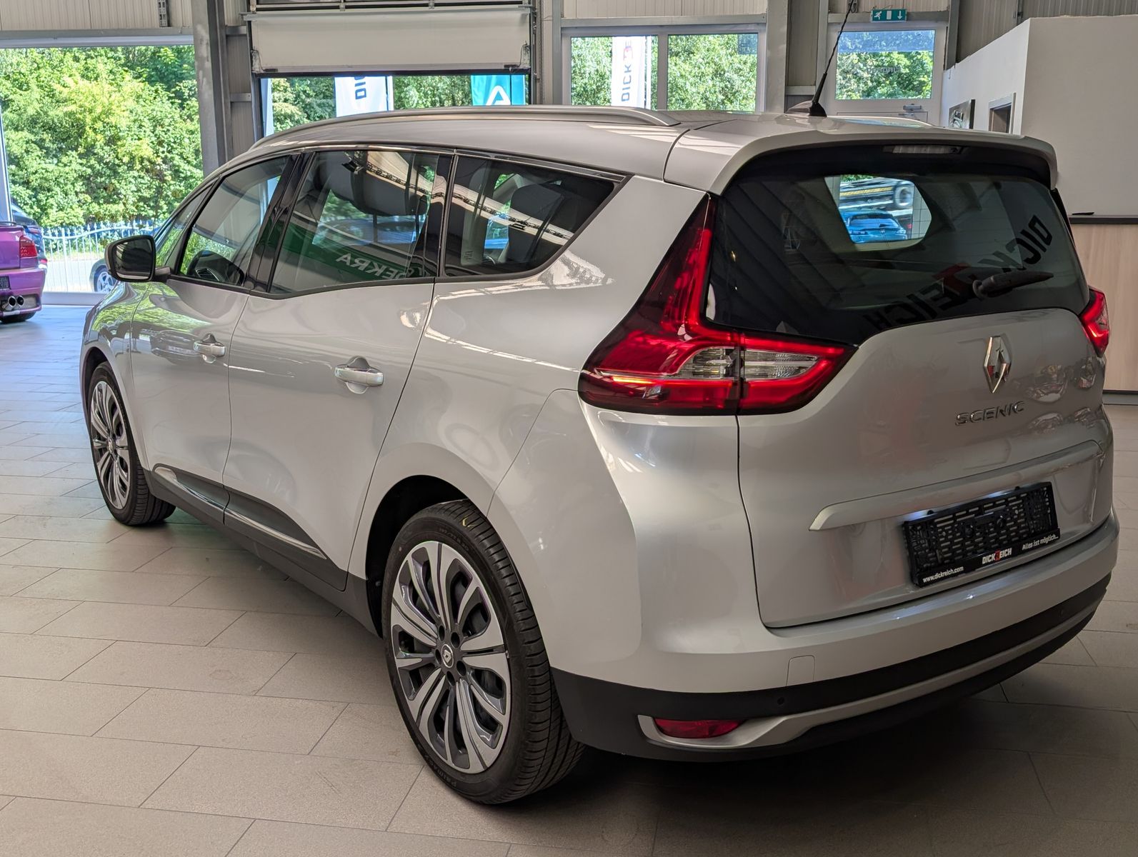 Fahrzeugabbildung Renault Grand Scenic 1.7 BLUE dCiFamily-Paket PDC v/h
