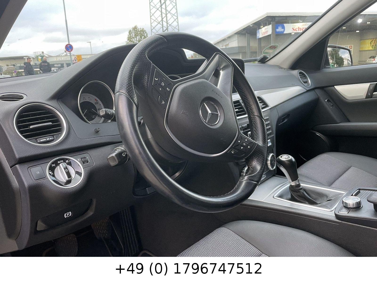 Mercedes-Benz C200 2011 — photo 15
